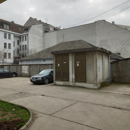 Garden Apartment - Oaza U Centru Grada Novi Sad Ngoại thất bức ảnh