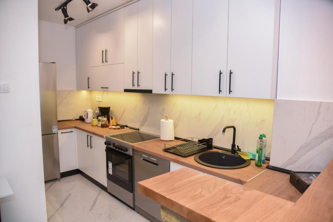 Garden Apartment - Oaza U Centru Grada Novi Sad Ngoại thất bức ảnh