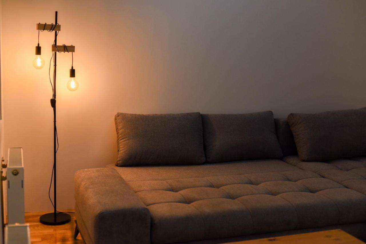 Garden Apartment - Oaza U Centru Grada Novi Sad Ngoại thất bức ảnh